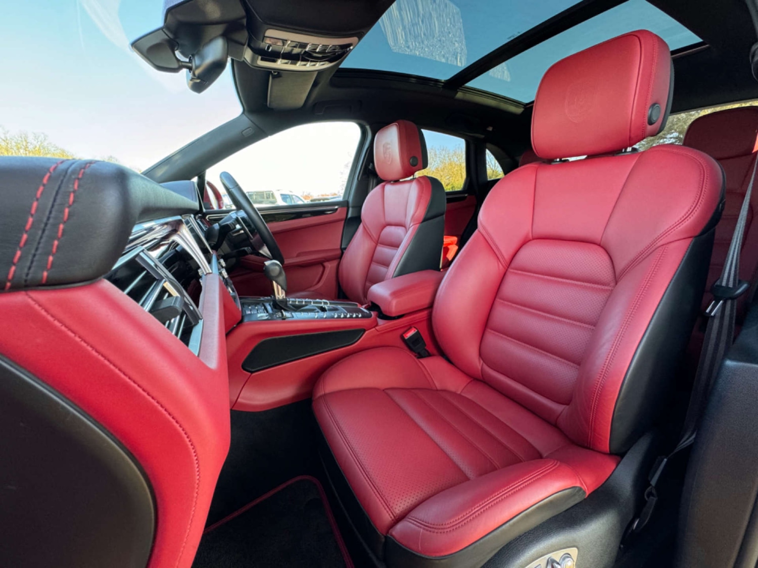 Used Porsche Macan 2021 for sale - 76277489: Photo 5