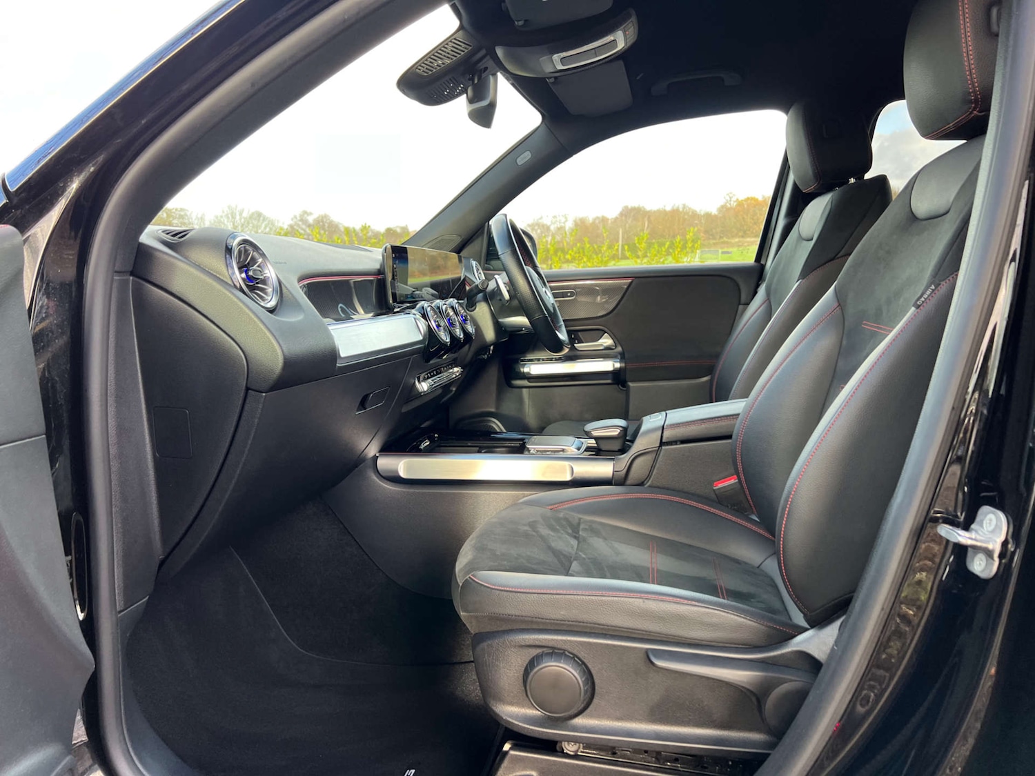 Used Mercedes-Benz GLB 2023 for sale - 77026749: Photo 32