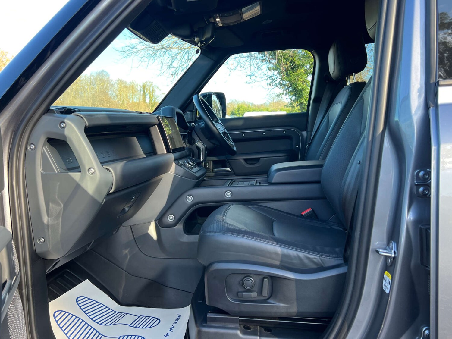 Used Land Rover Defender 2023 for sale - 77393342: Photo 32