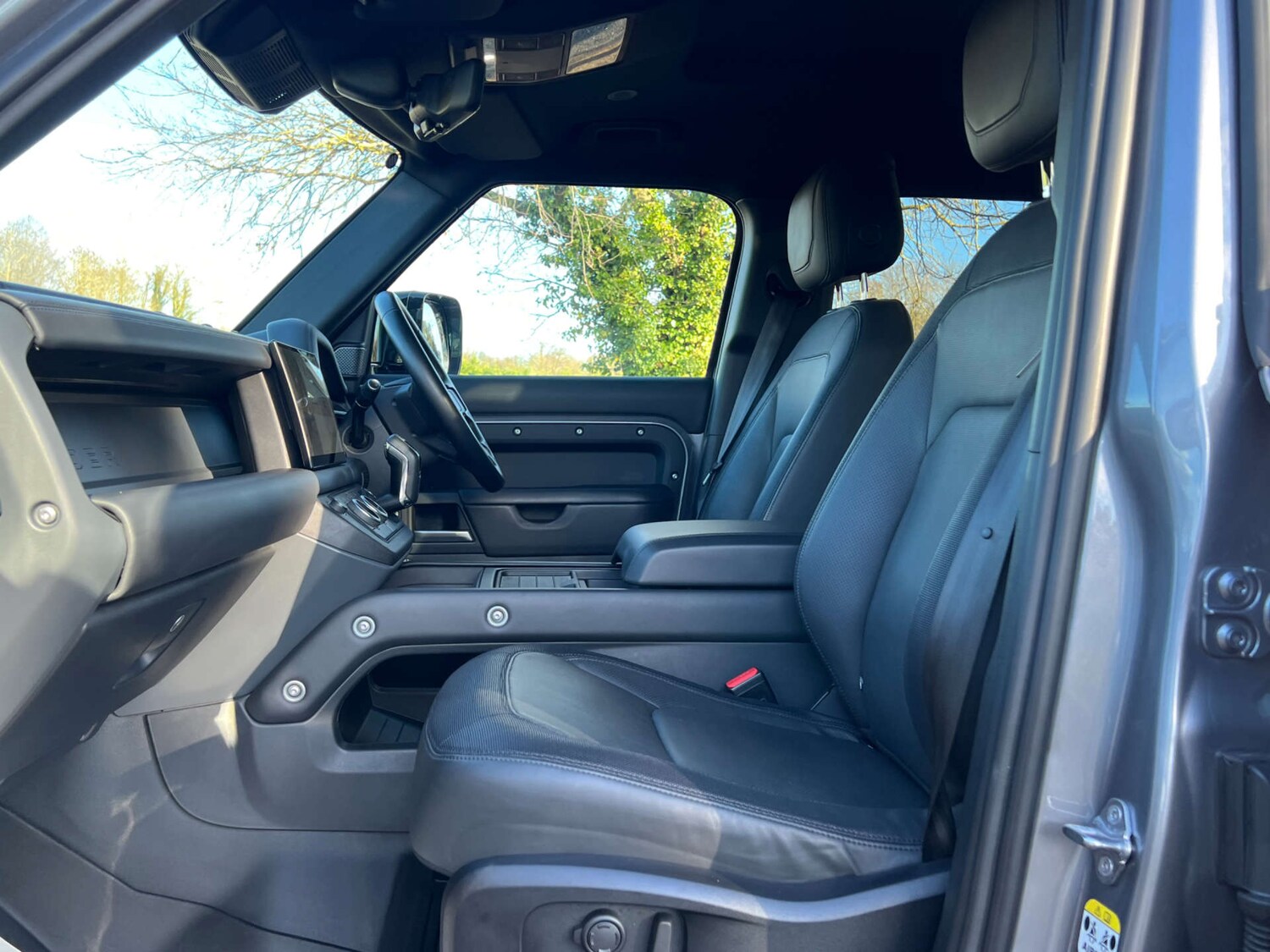 Used Land Rover Defender 2023 for sale - 77393342: Photo 33