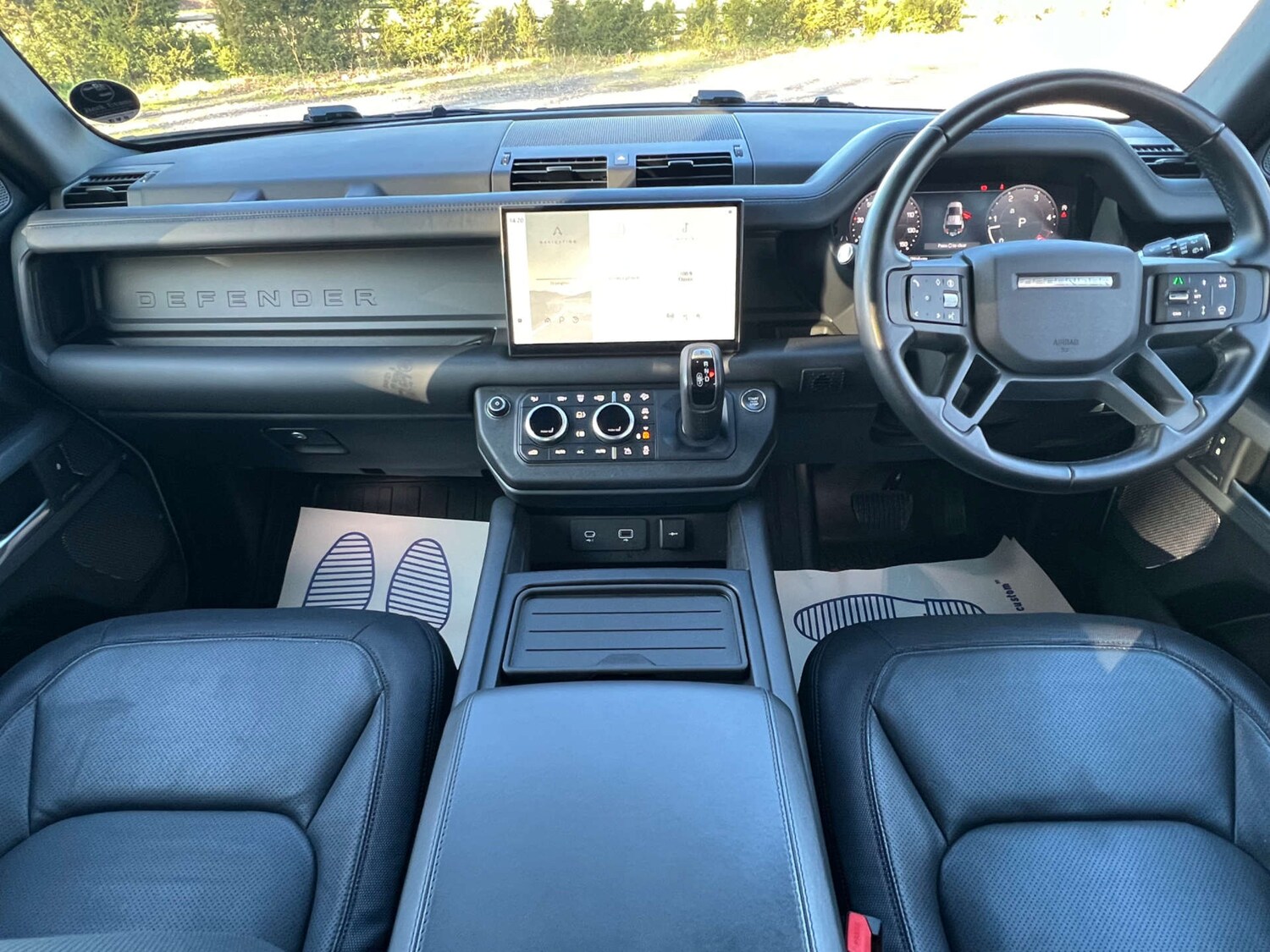 Used Land Rover Defender 2023 for sale - 77393342: Photo 4