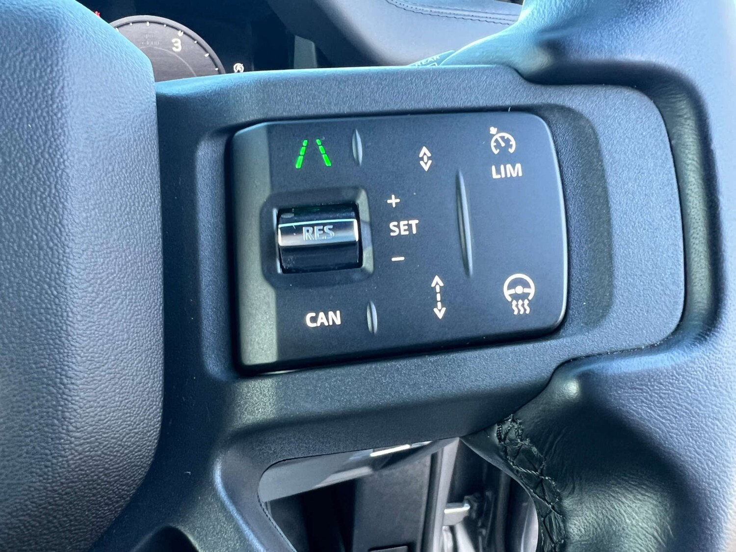 Used Land Rover Defender 2023 for sale - 77393342: Photo 40