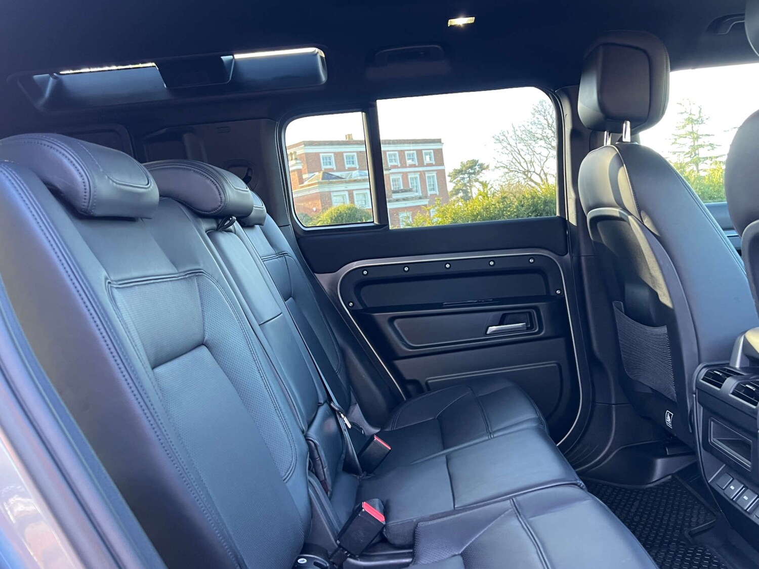 Used Land Rover Defender 2023 for sale - 77393342: Photo 7