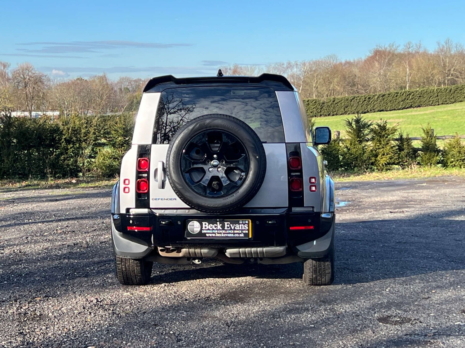 Used Land Rover Defender 2023 for sale - 77393342: Photo 8