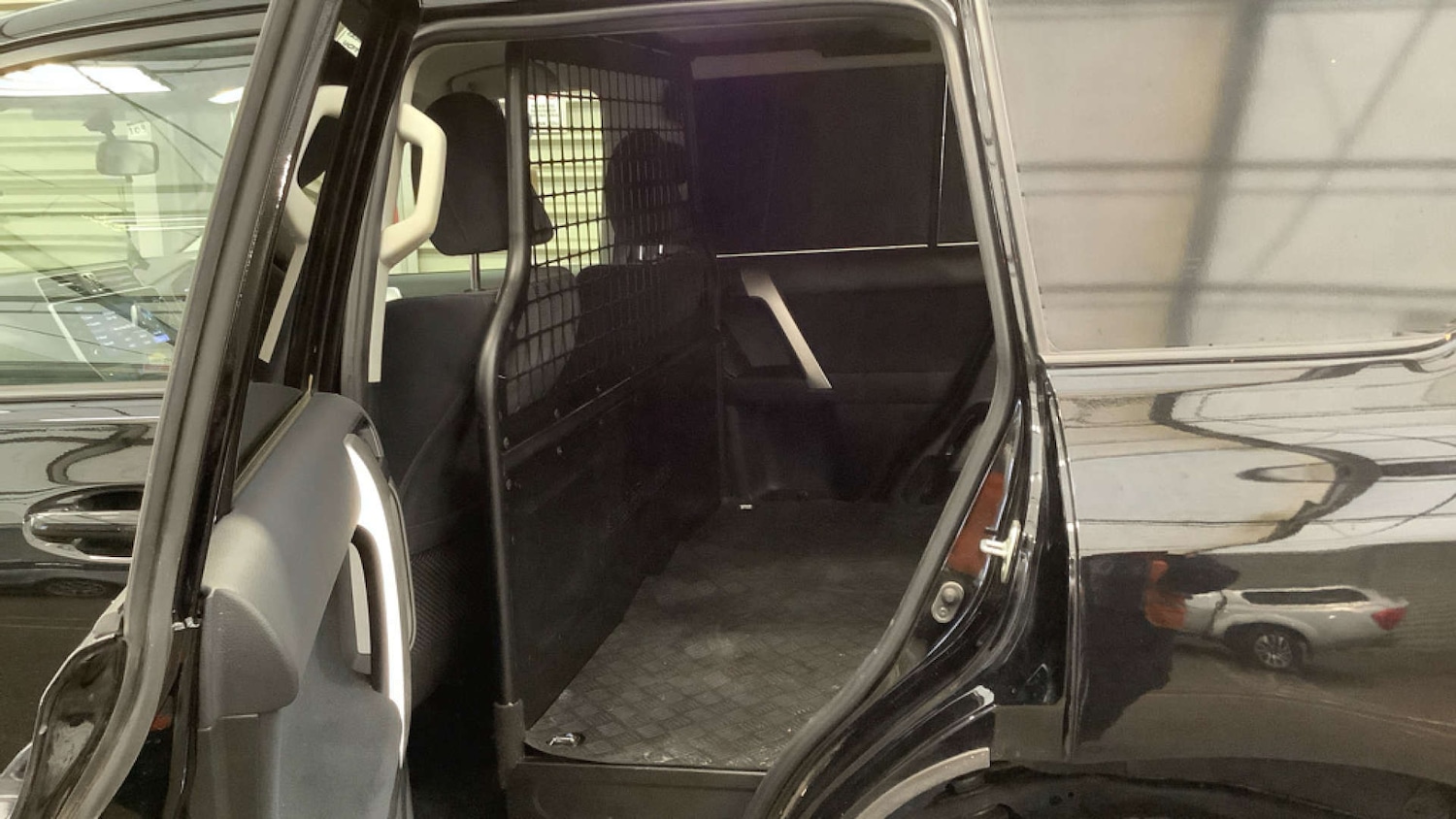 Used Toyota Land Cruiser 2023 for sale - 77227811: Photo 11