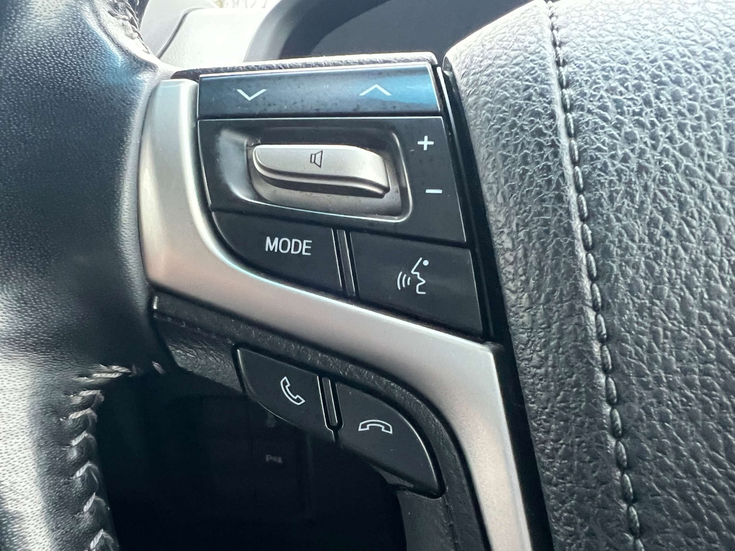 Used Toyota Land Cruiser 2023 for sale - 77227811: Photo 44