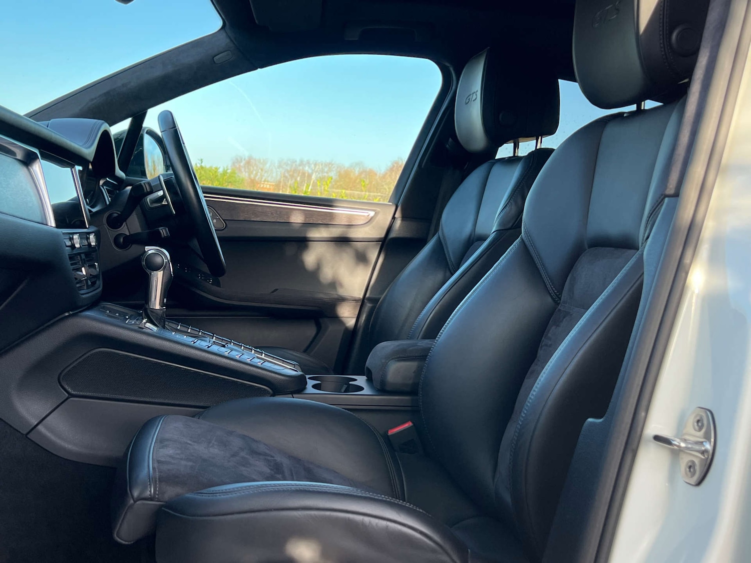 Used Porsche Macan 2020 for sale - 77383419: Photo 38