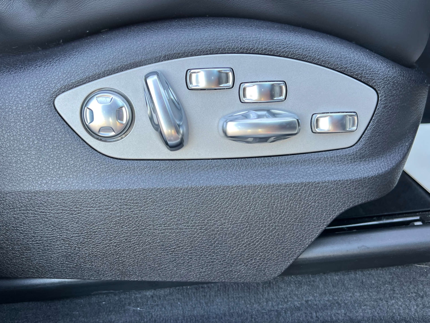 Used Porsche Macan 2020 for sale - 77383419: Photo 47