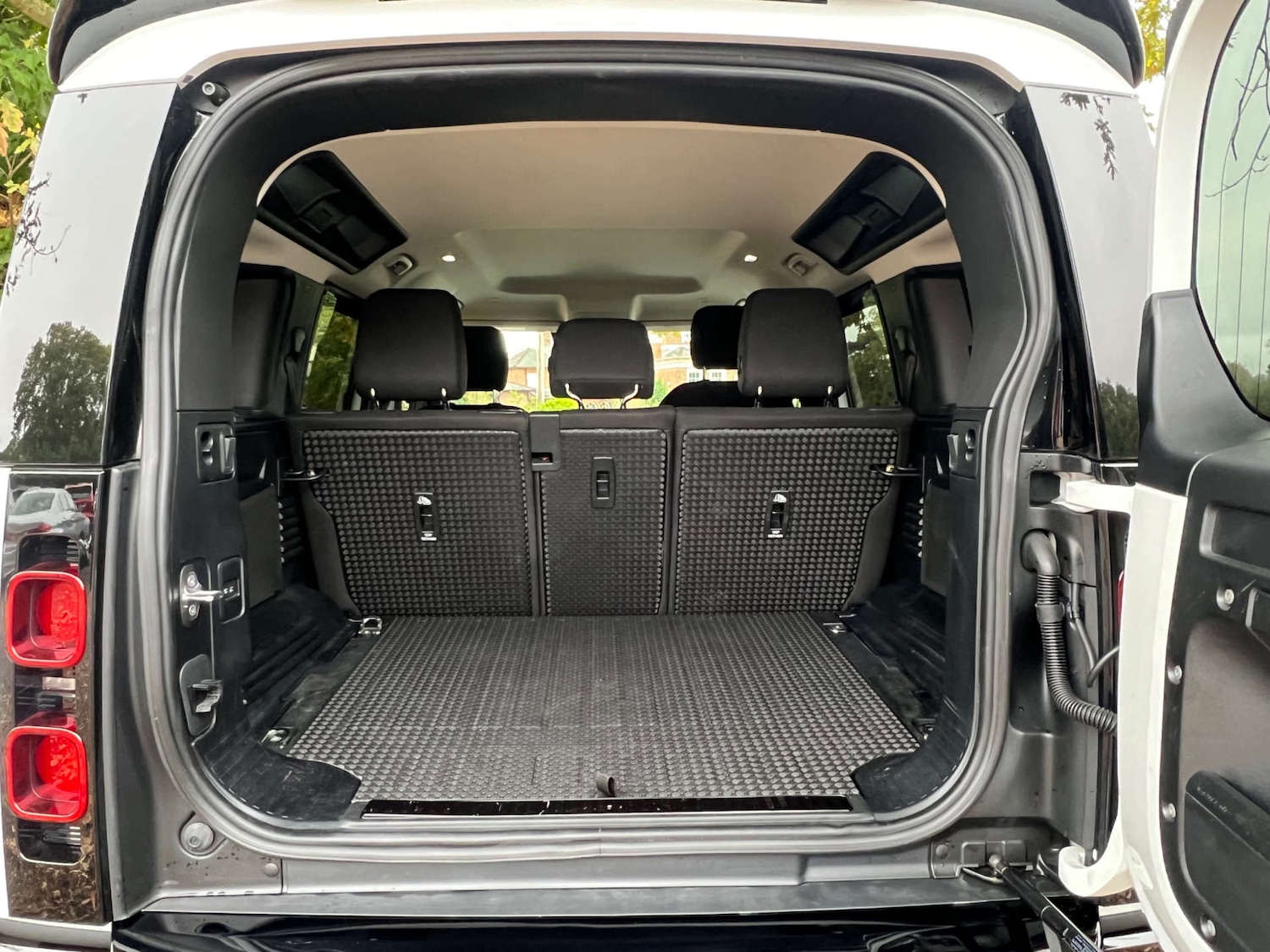 Used Land Rover Defender 2021 for sale - 76262646: Photo 14