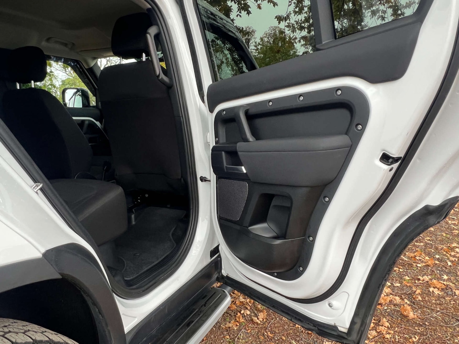 Used Land Rover Defender 2021 for sale - 76262646: Photo 16