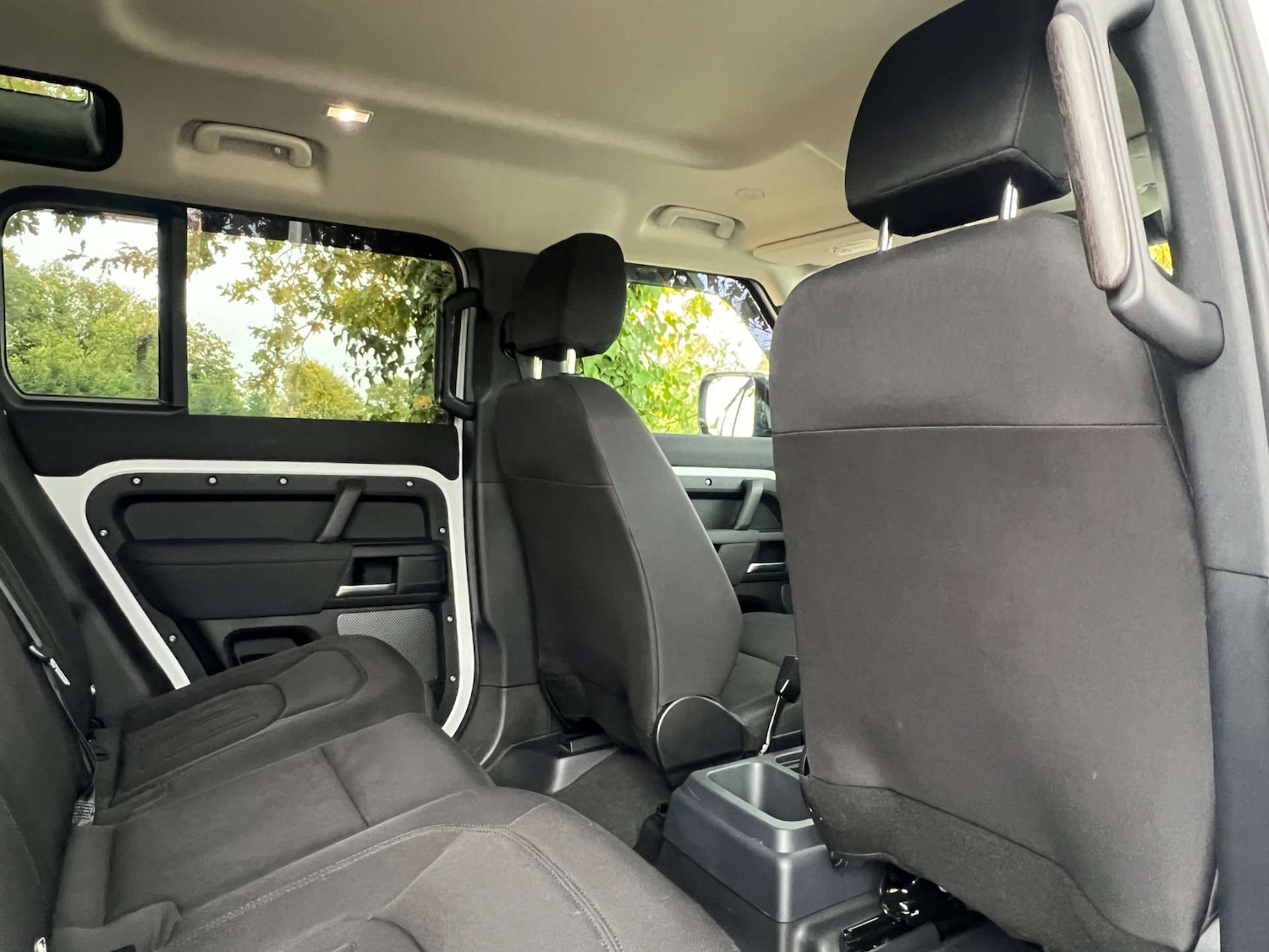 Used Land Rover Defender 2021 for sale - 76262646: Photo 19