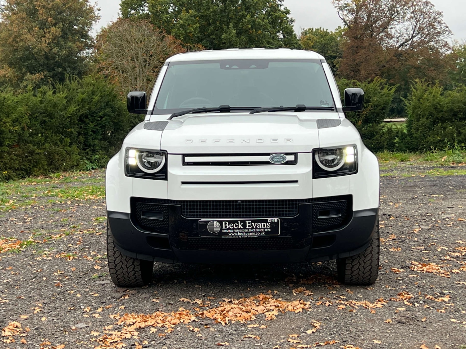 Used Land Rover Defender 2021 for sale - 76262646: Photo 2