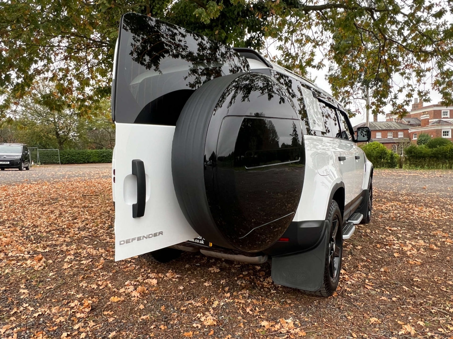 Used Land Rover Defender 2021 for sale - 76262646: Photo 23