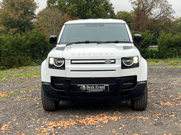 Used Land Rover Defender 2021 for sale - 76262646: Photo 2