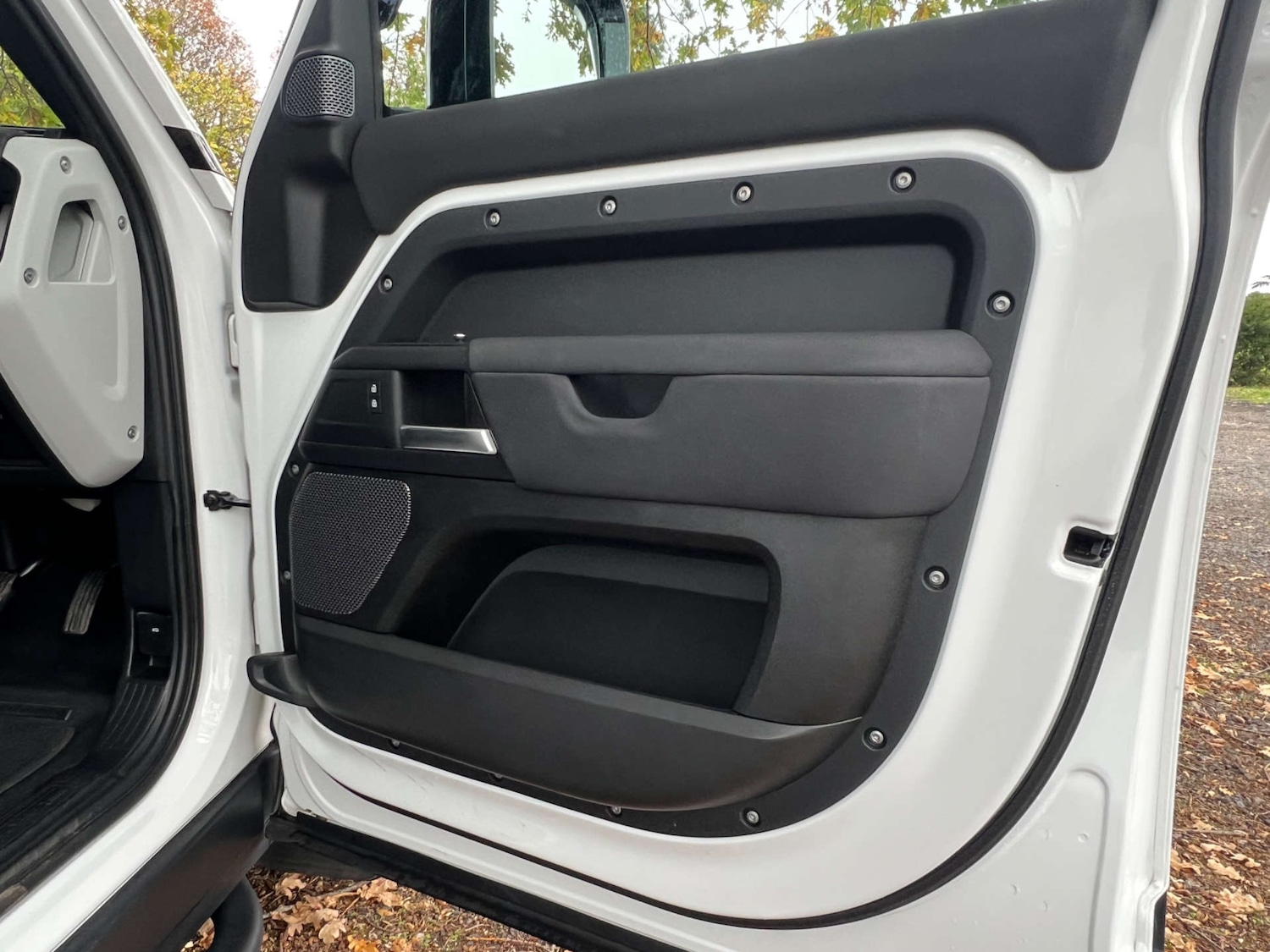 Used Land Rover Defender 2021 for sale - 76262646: Photo 31