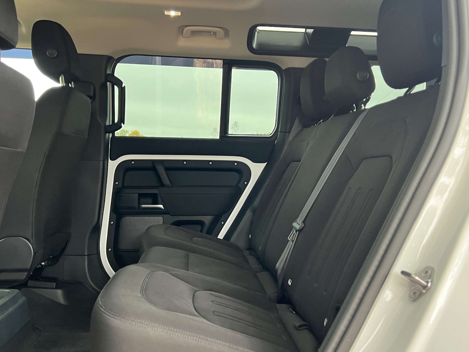 Used Land Rover Defender 2021 for sale - 76262646: Photo 36