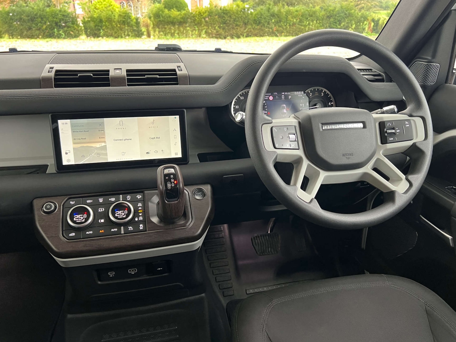 Used Land Rover Defender 2021 for sale - 76262646: Photo 38