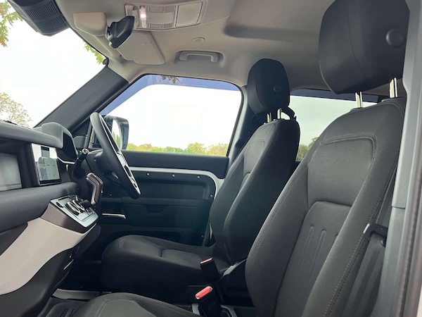 Used Land Rover Defender 2021 for sale - 76262646: Photo 40