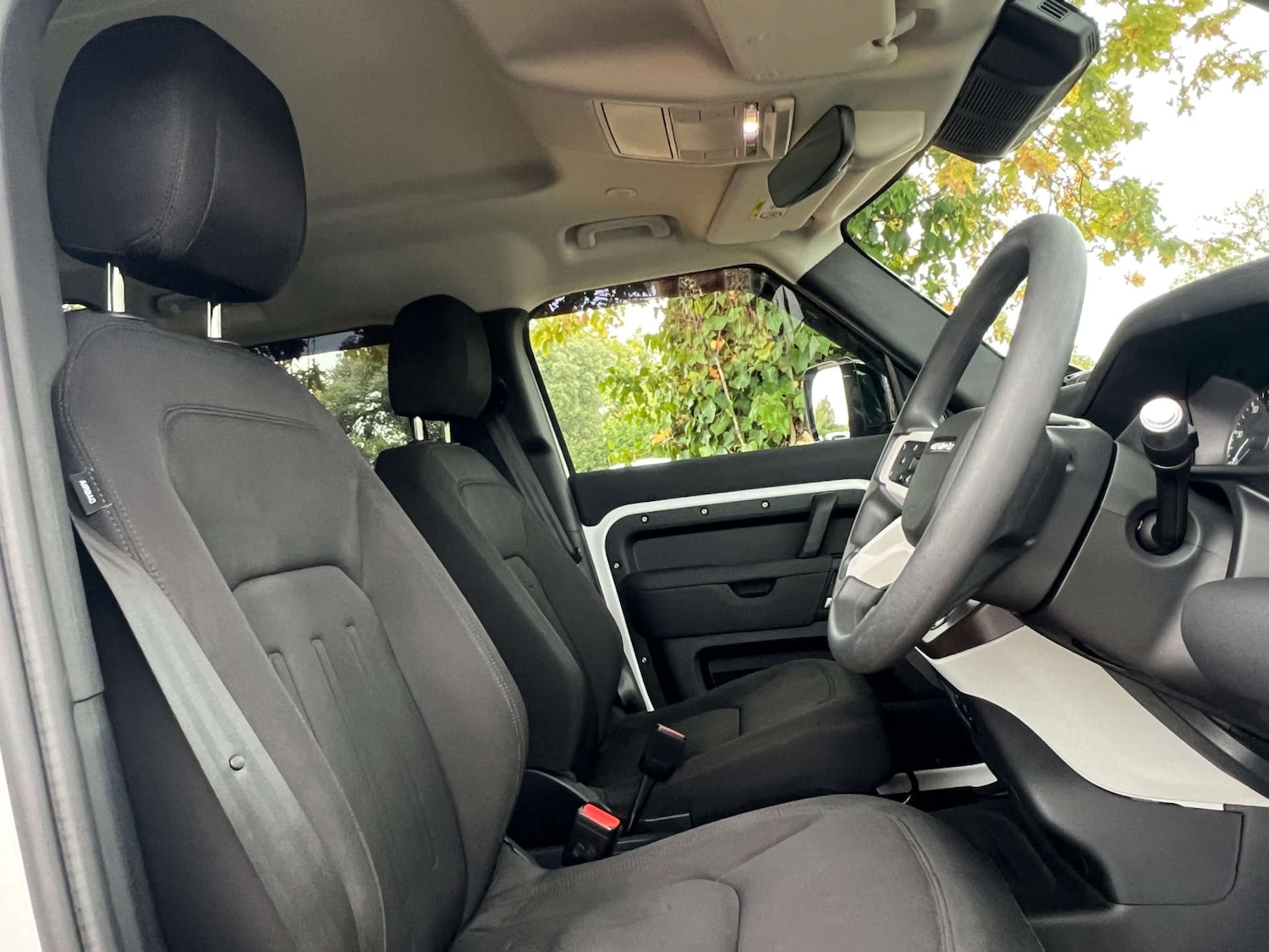 Used Land Rover Defender 2021 for sale - 76262646: Photo 7