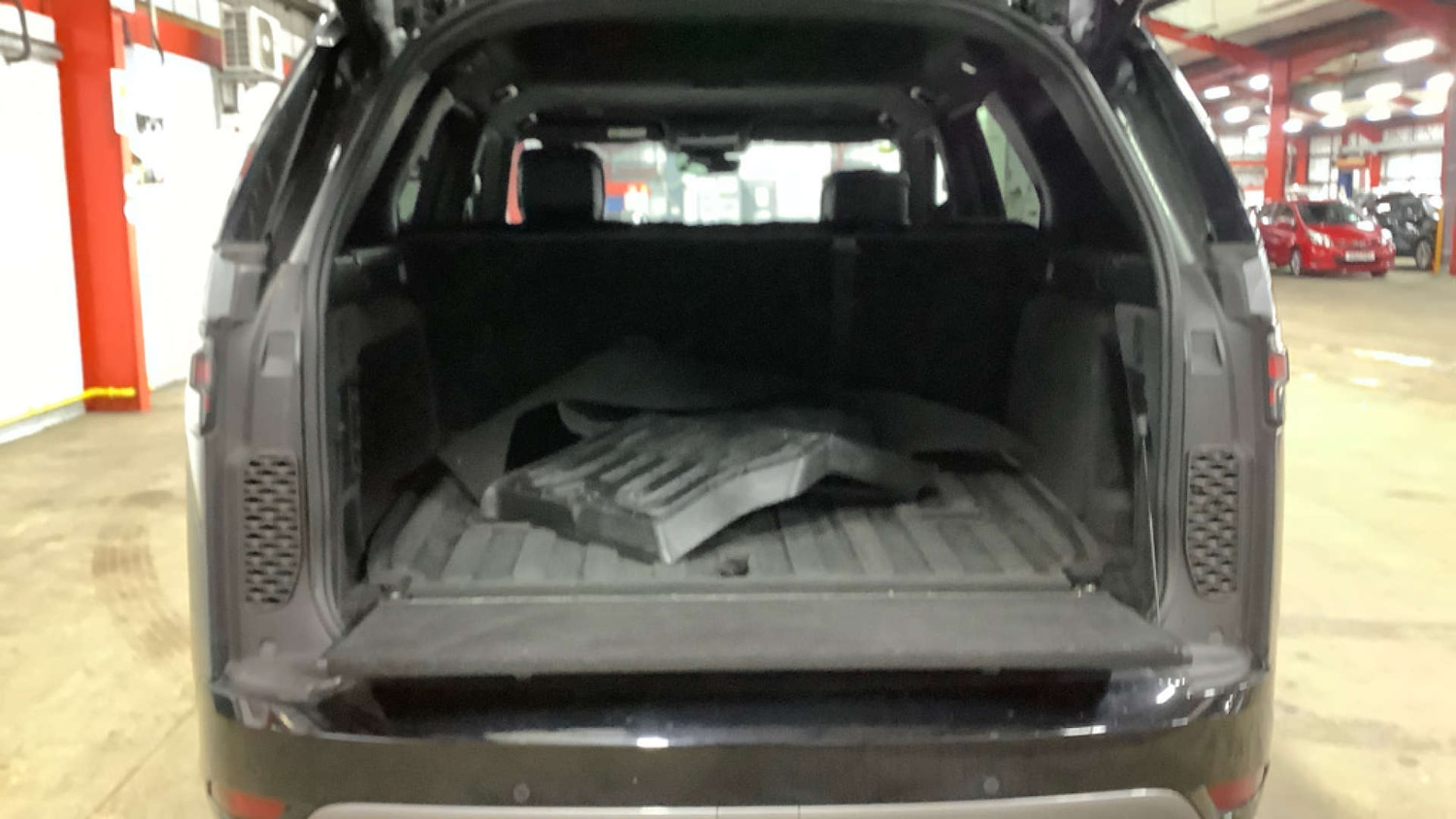 Used Land Rover Discovery 2023 for sale - 76919208: Photo 14