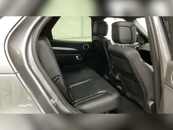 Used Land Rover Discovery 2023 for sale - 76919208: Photo