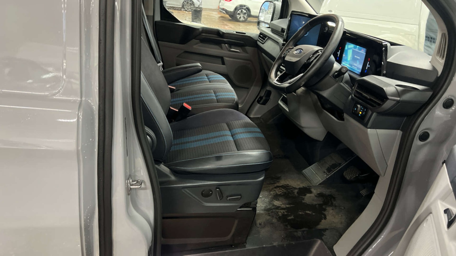 Used Ford Transit Custom 2024 for sale - 76604234: Photo 11