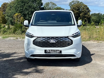 Used Ford E-Tourneo Custom 2024 for sale - 75737729: Photo