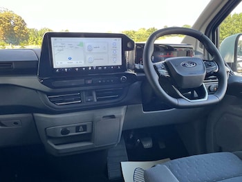 Used Ford E-Tourneo Custom 2024 for sale - 75737729: Photo