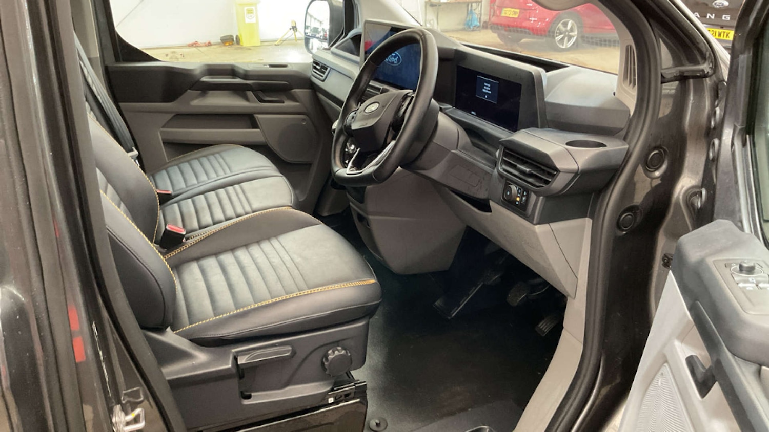 Used Ford Transit Custom 2025 for sale - 76144435: Photo 2