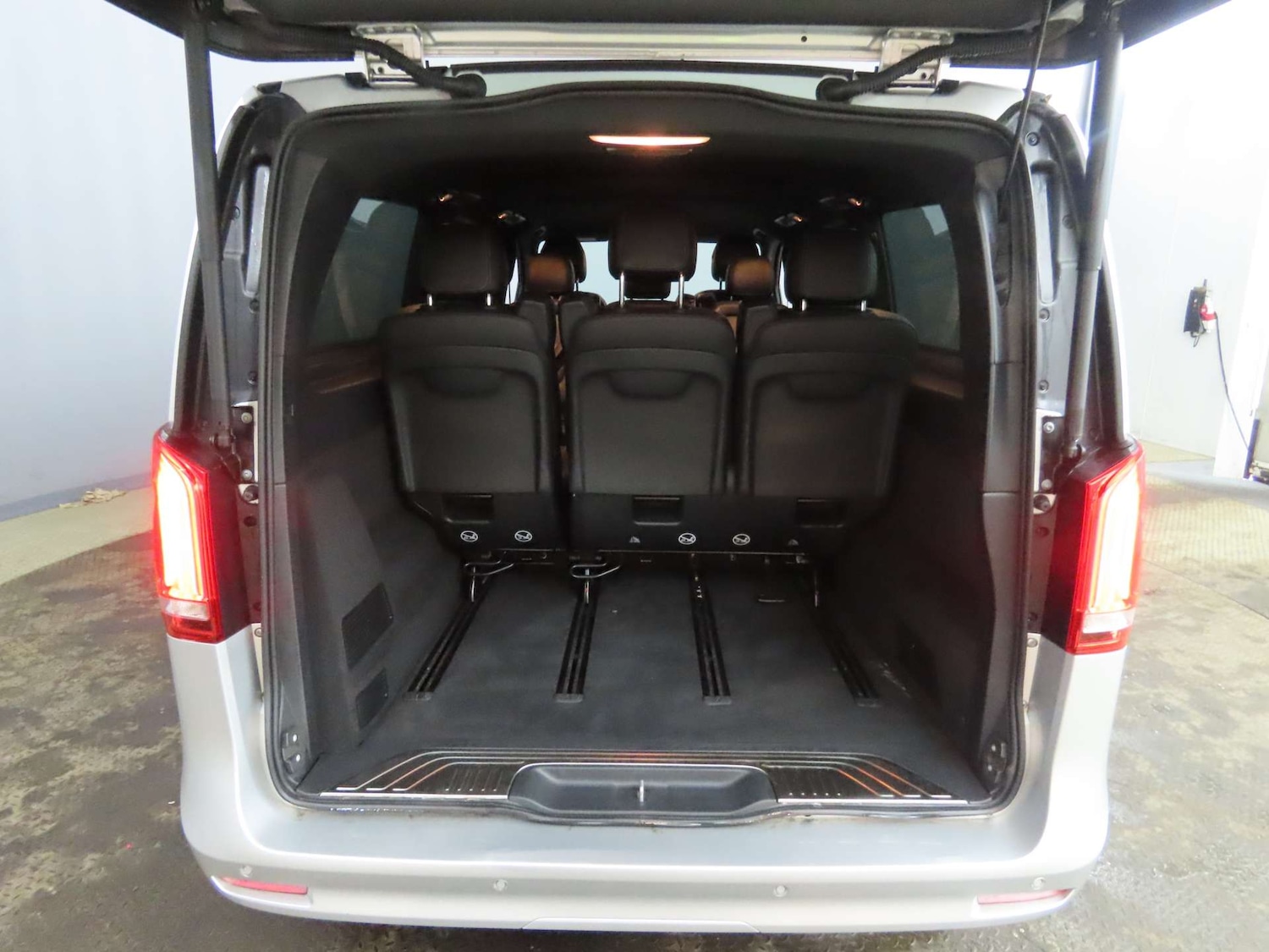 Used Mercedes-Benz V-Class 2023 for sale - 77765780: Photo 14