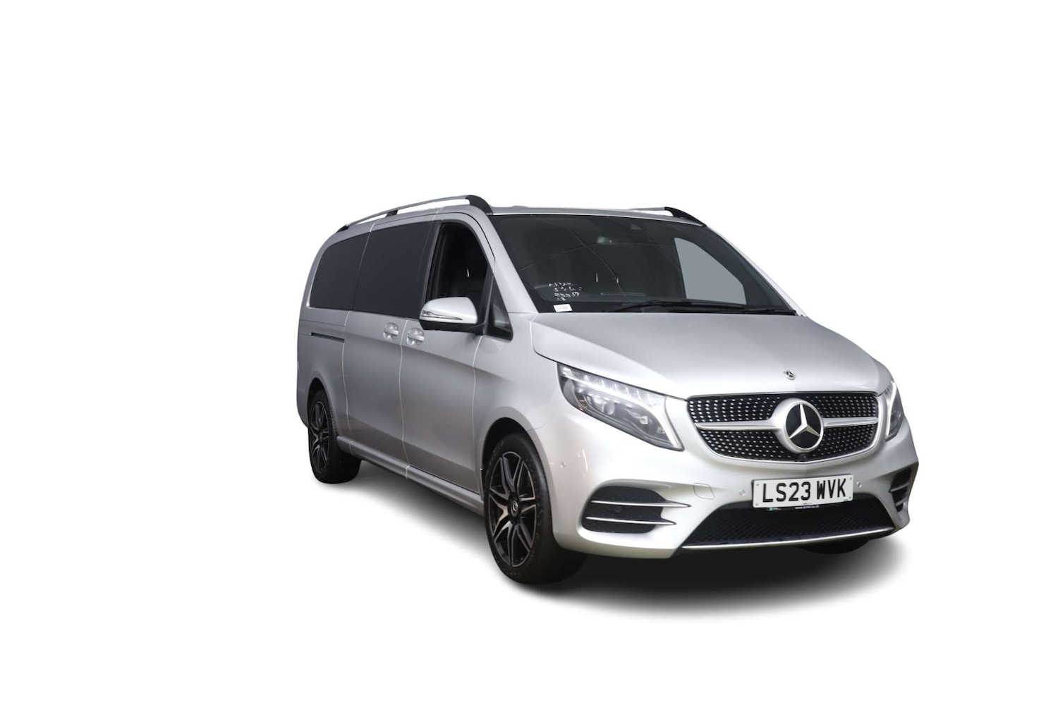 Used Mercedes-Benz V-Class 2023 for sale - 77765780: Photo 2