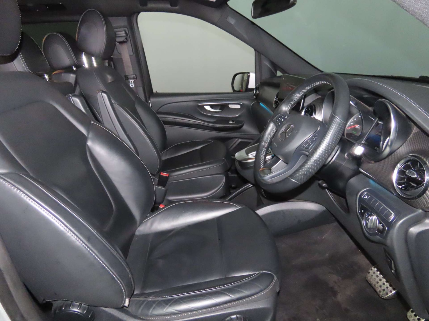 Used Mercedes-Benz V-Class 2023 for sale - 77765780: Photo 7