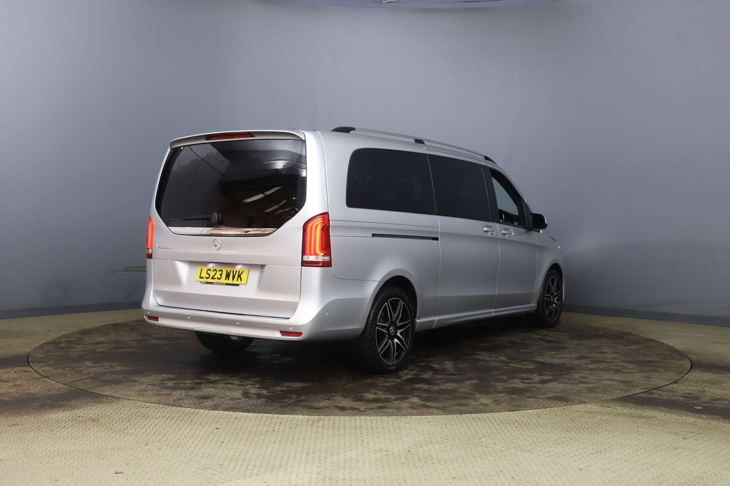 Used Mercedes-Benz V-Class 2023 for sale - 77765780: Photo 8