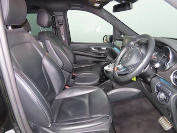 Used Mercedes-Benz V-Class 2023 for sale - 76973951: Photo