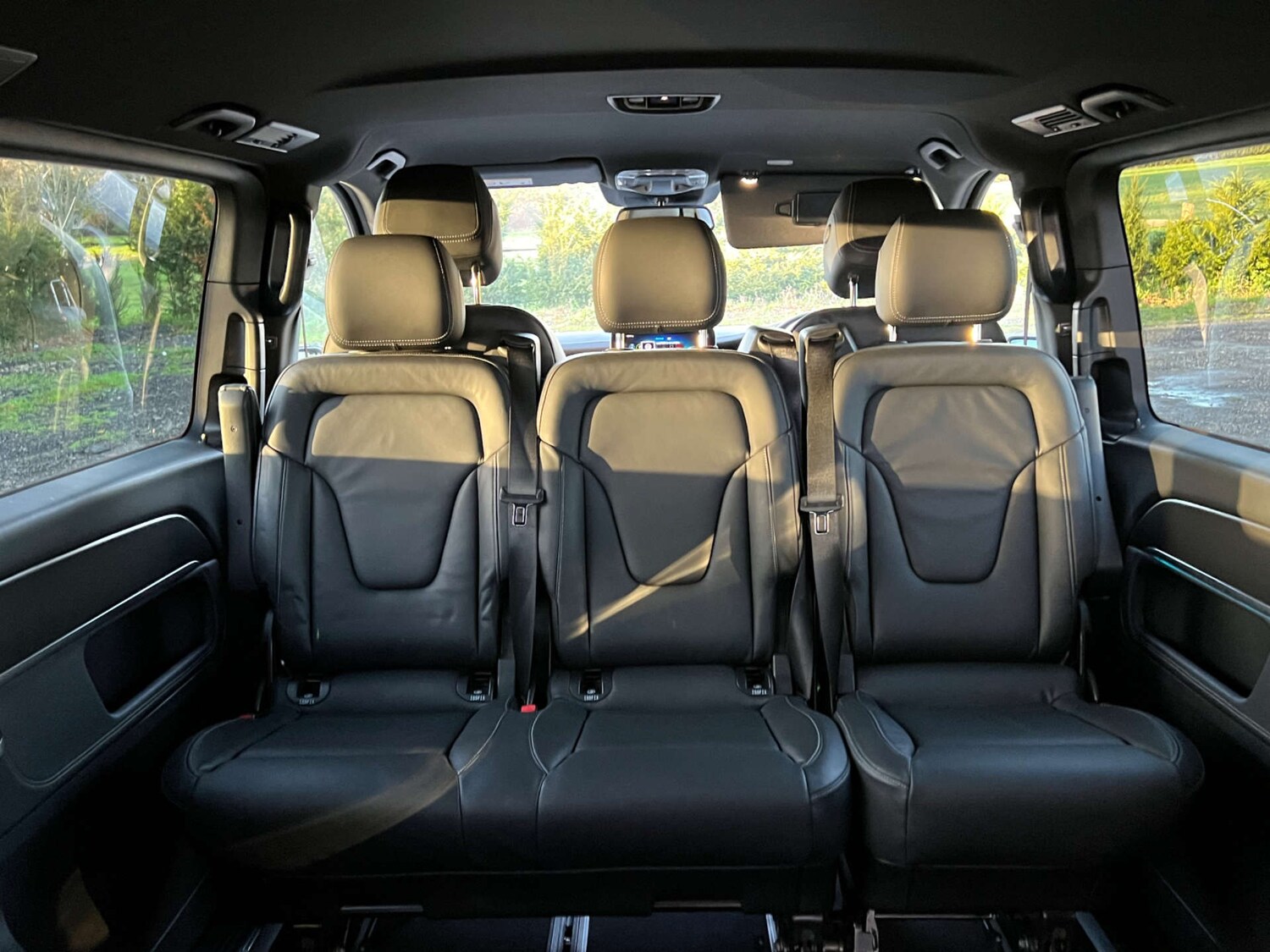 Used Mercedes-Benz V-Class 2023 for sale - 76973951: Photo 32