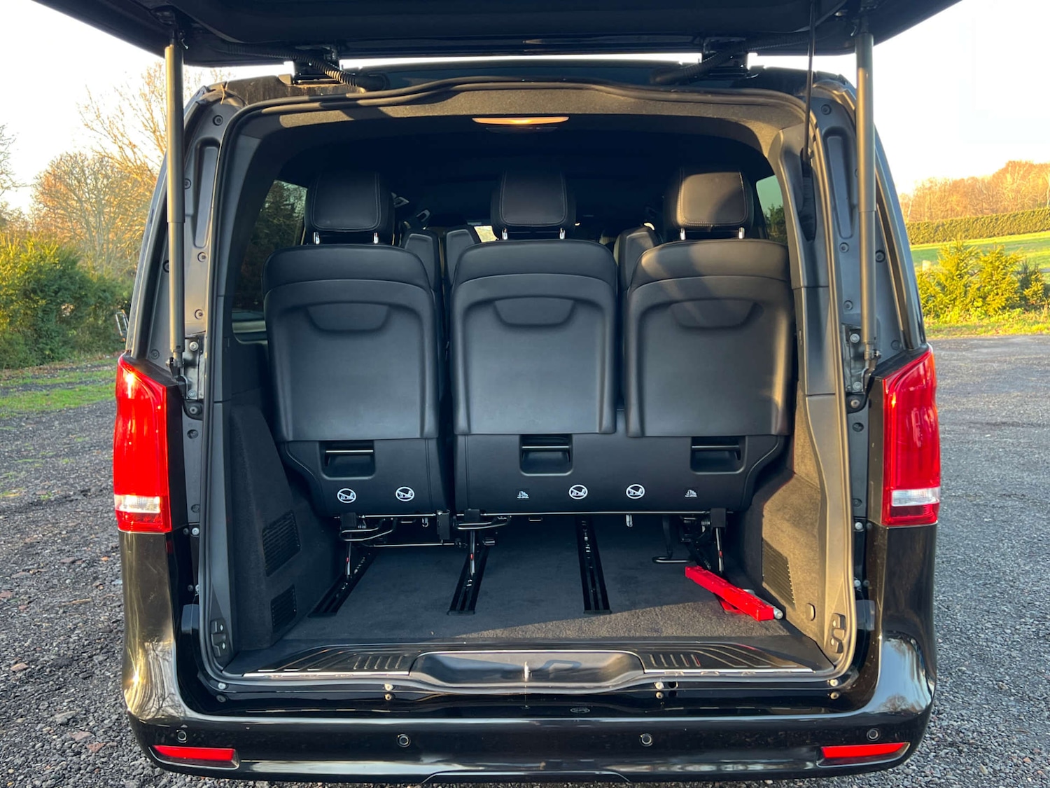 Used Mercedes-Benz V-Class 2023 for sale - 76973951: Photo 35