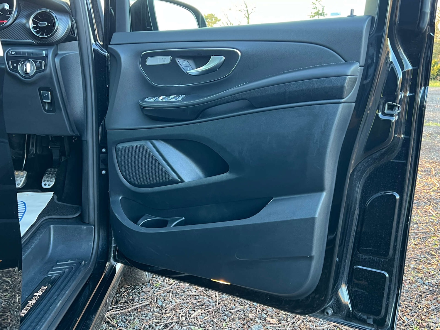 Used Mercedes-Benz V-Class 2023 for sale - 76973951: Photo 42