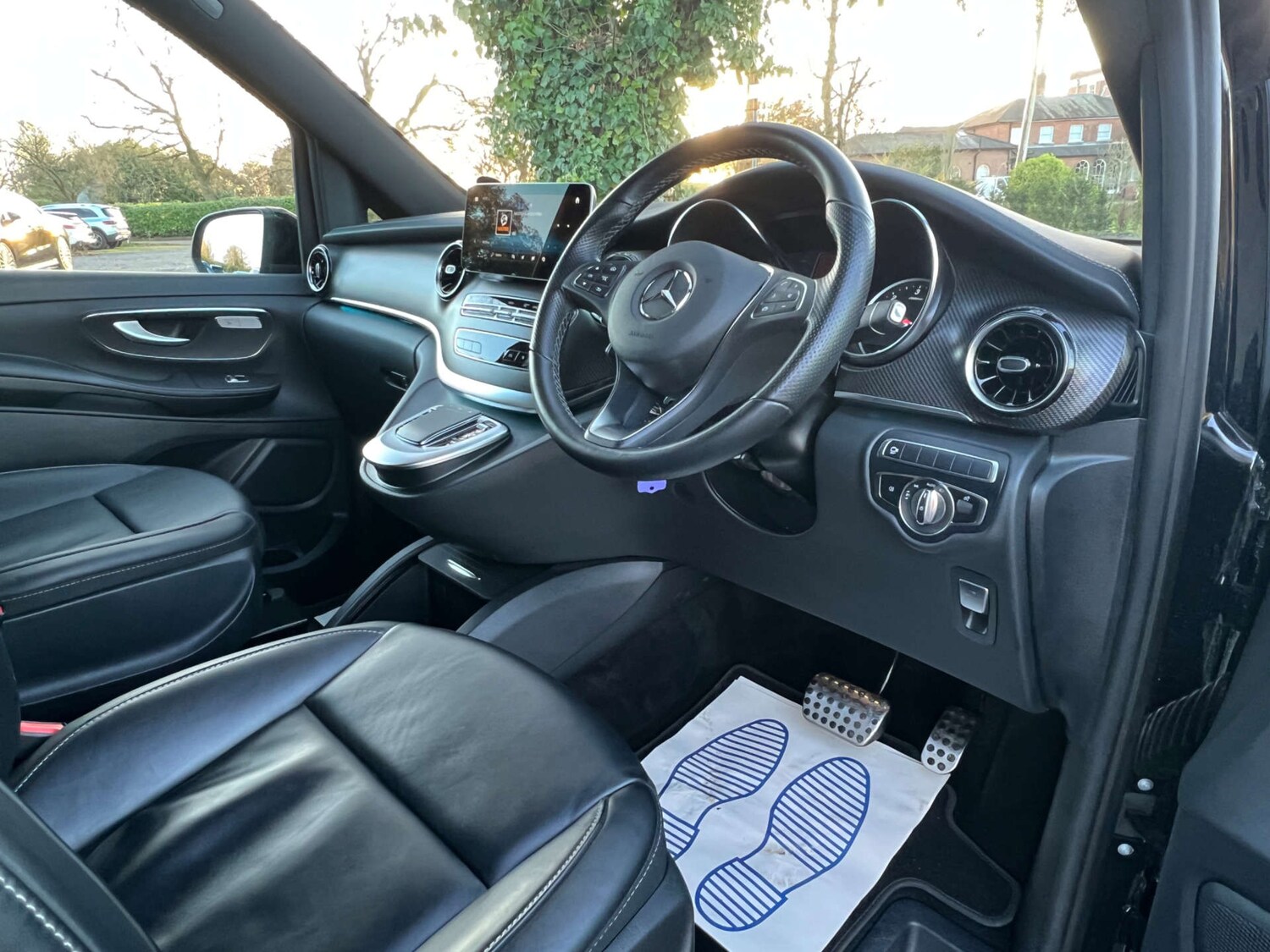 Used Mercedes-Benz V-Class 2023 for sale - 76973951: Photo 43