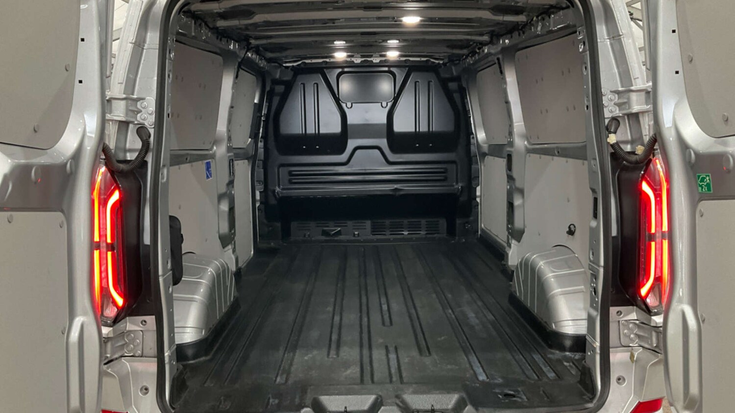 Used Ford E-Transit 2024 for sale - 76344998: Photo 11