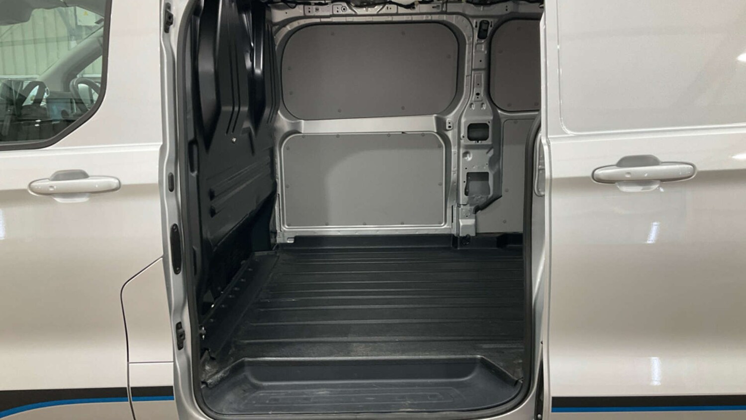 Used Ford E-Transit 2024 for sale - 76344998: Photo 13