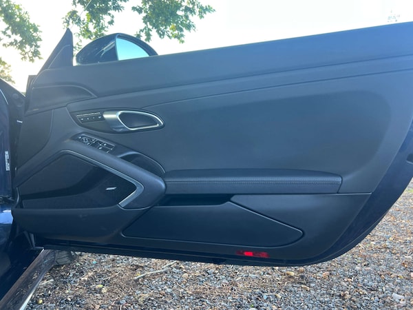 Used Porsche Boxster 2018 for sale - 76277586: Photo 31