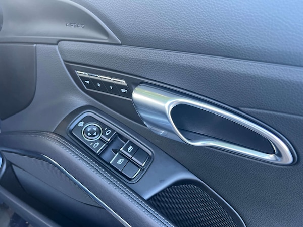 Used Porsche Boxster 2018 for sale - 76277586: Photo 33