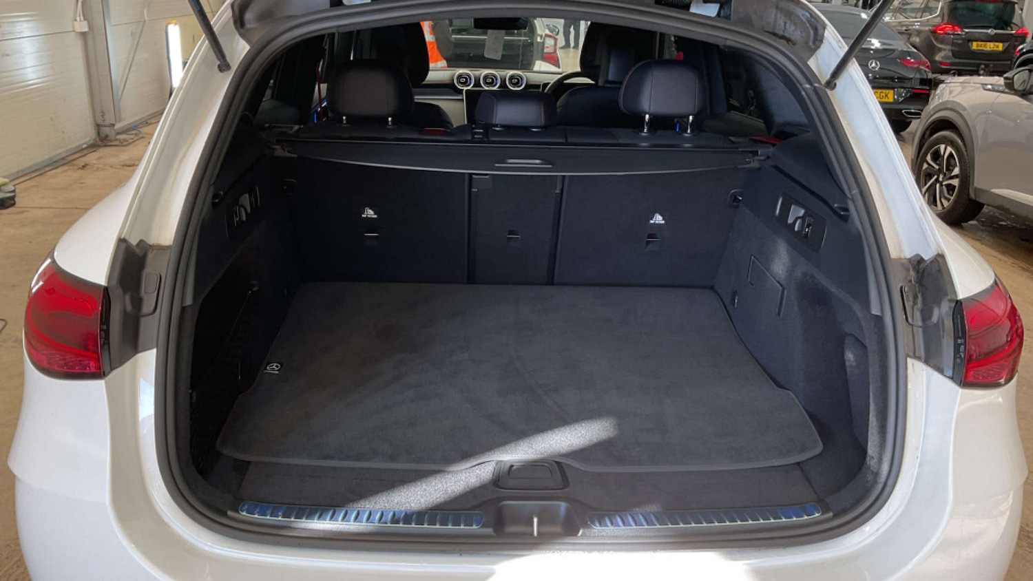 Used Mercedes-Benz GLC 2024 for sale - 77210012: Photo 10