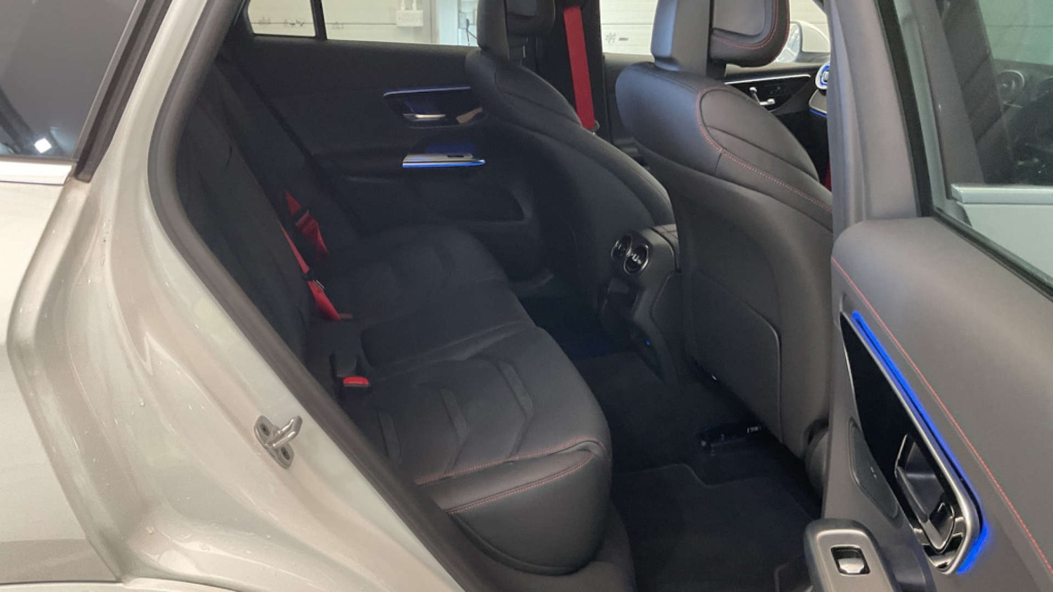 Used Mercedes-Benz GLC 2024 for sale - 77210012: Photo 11