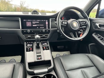 Used Porsche Macan 2023 for sale - 77681304: Photo