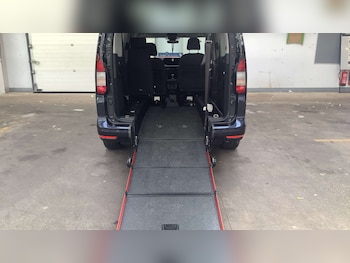 Used Ford Tourneo Connect 2024 for sale - 78501640: Photo
