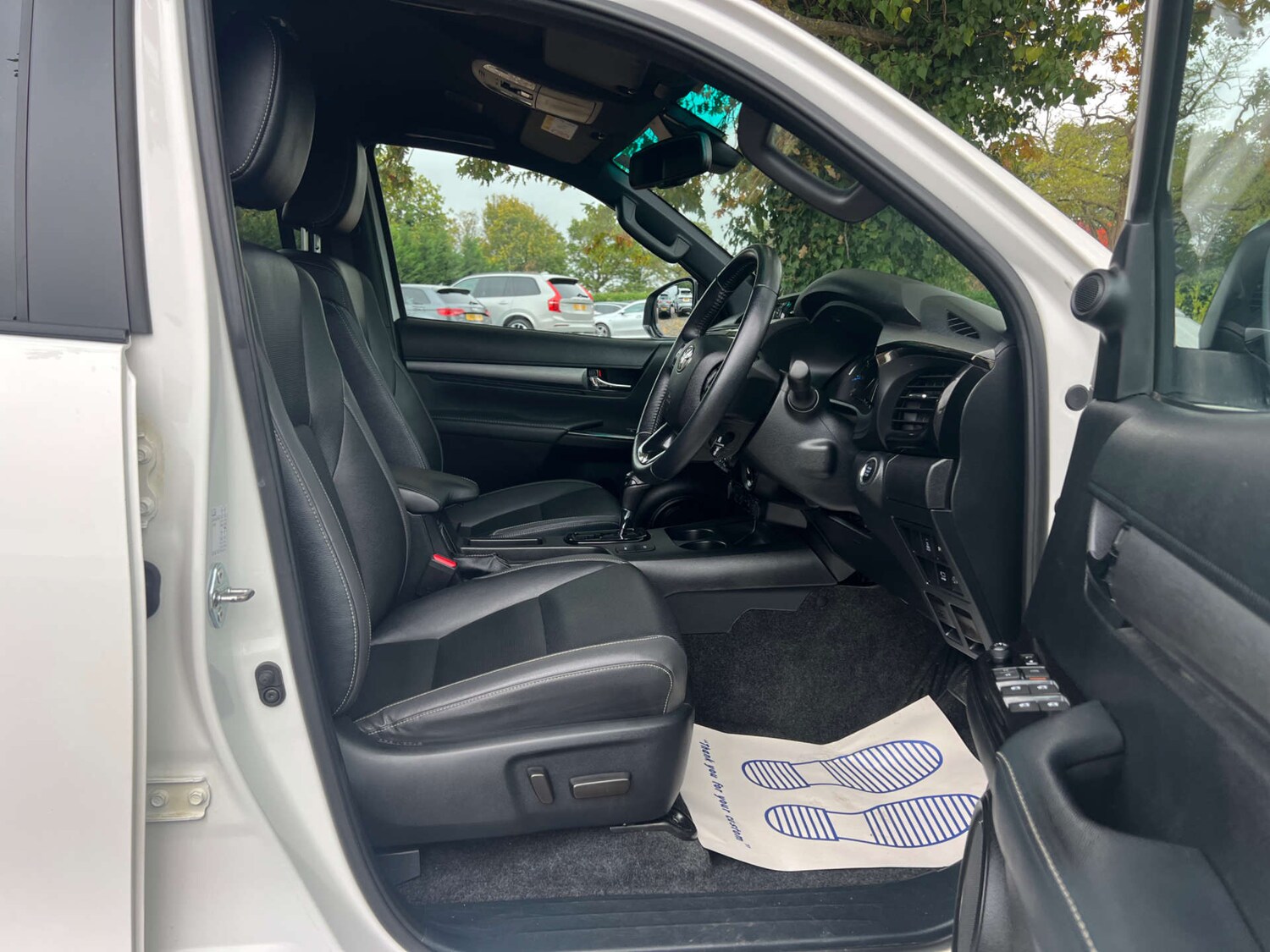 Used Toyota Hilux 2023 for sale - 76601023: Photo 28