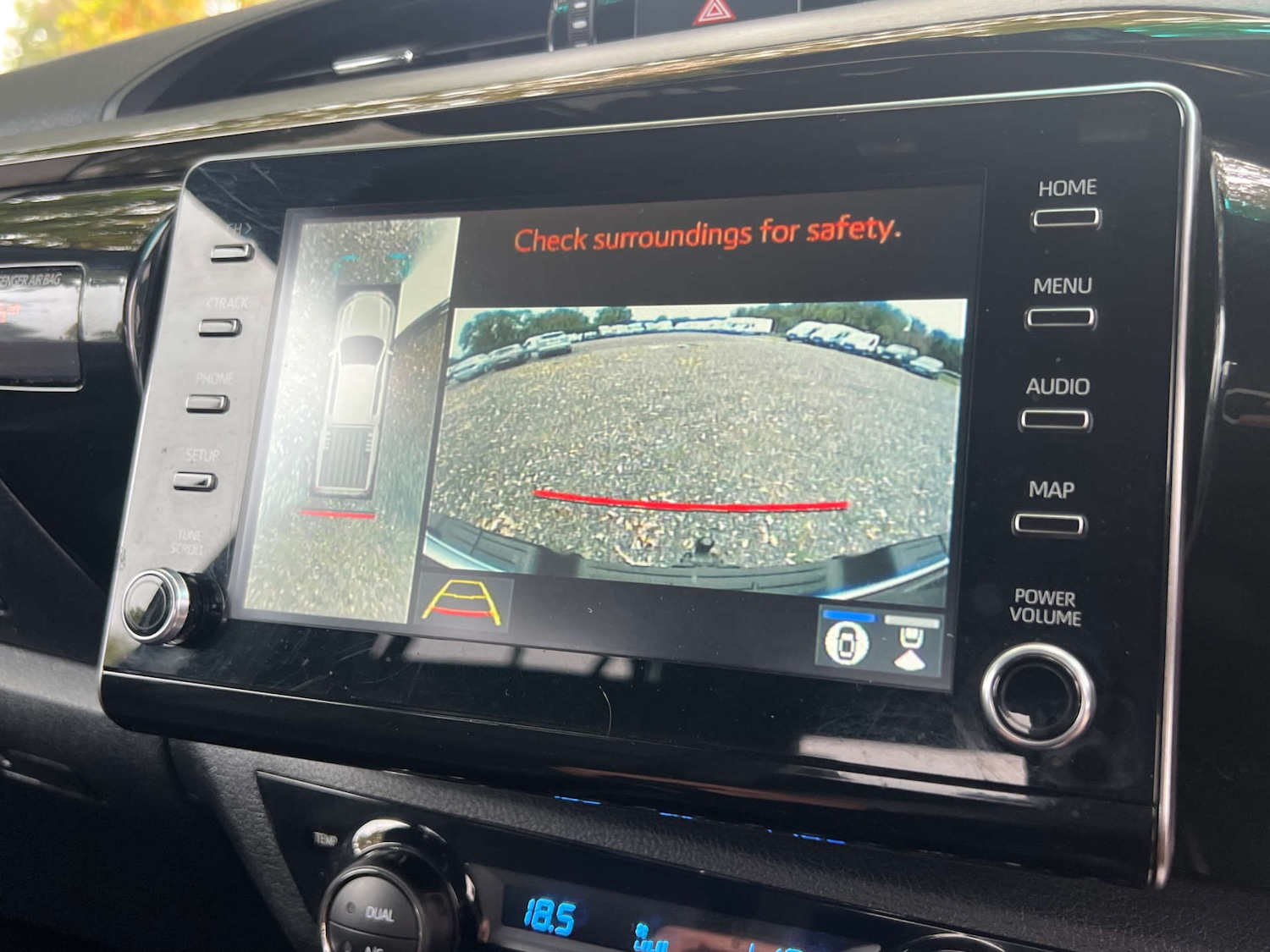 Used Toyota Hilux 2023 for sale - 76601023: Photo 34