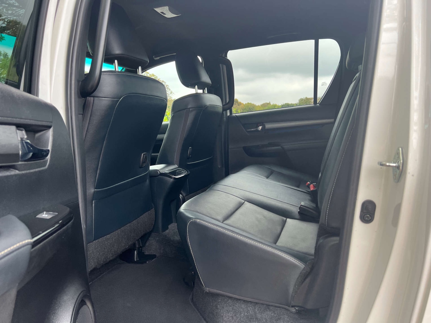 Used Toyota Hilux 2023 for sale - 76601023: Photo 35