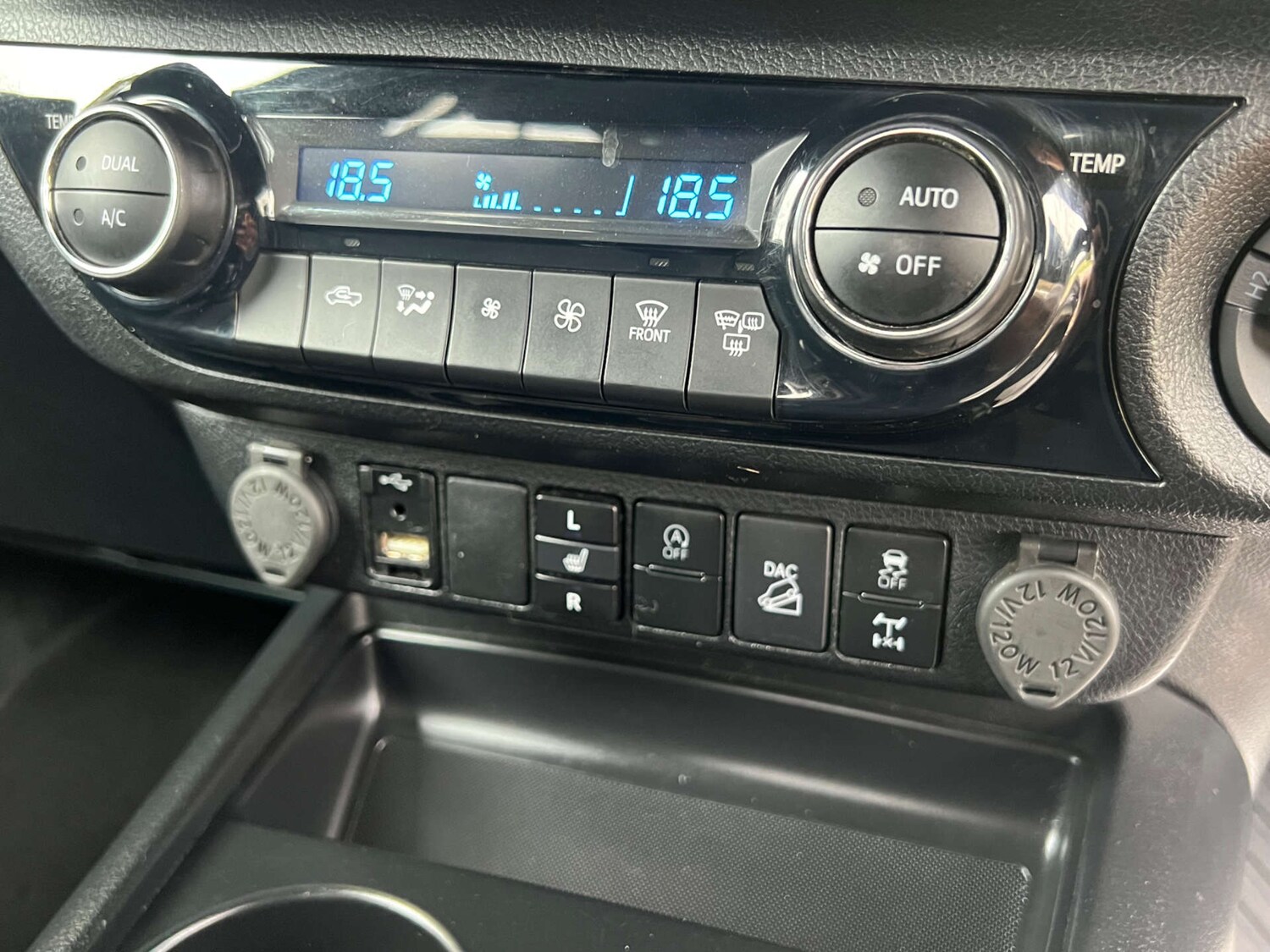 Used Toyota Hilux 2023 for sale - 76601023: Photo 52